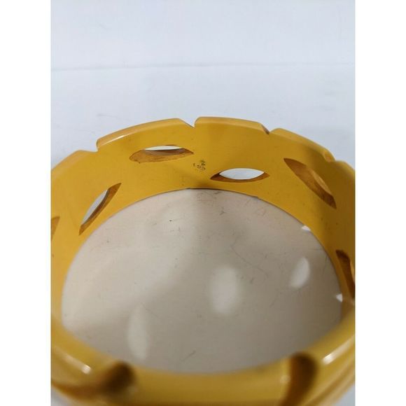 Carved Pierced Creamed Corn Yellow Bakelite Bangle True Vintage - Picture 5 of 10